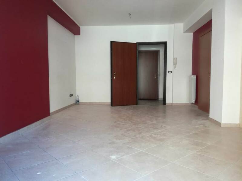 Appartamento vani 2,5 con posto auto, Aci Catena