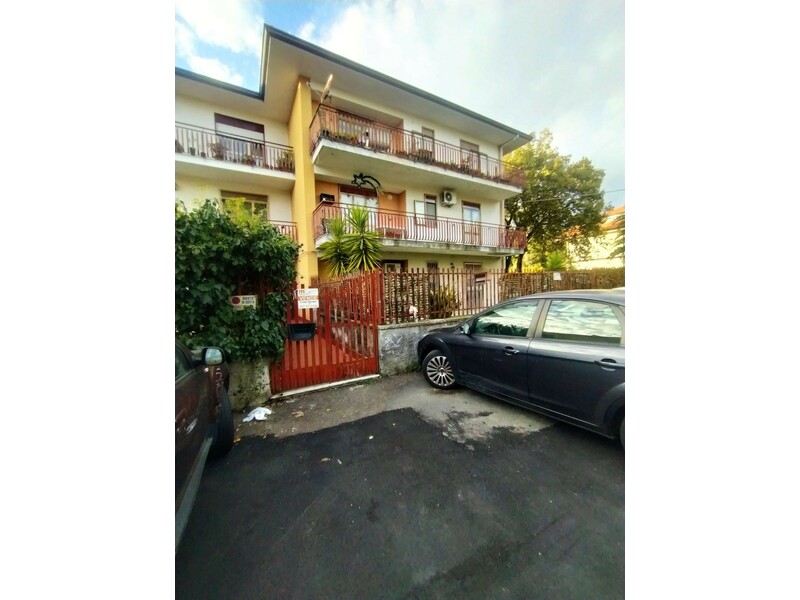 Mascalucia (CT) appartamento vani 2,5 con garage e terrazzo mq 13