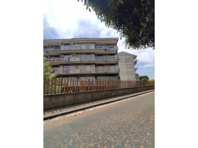 San Giovanni Galermo, appartamento vani 5 con garage