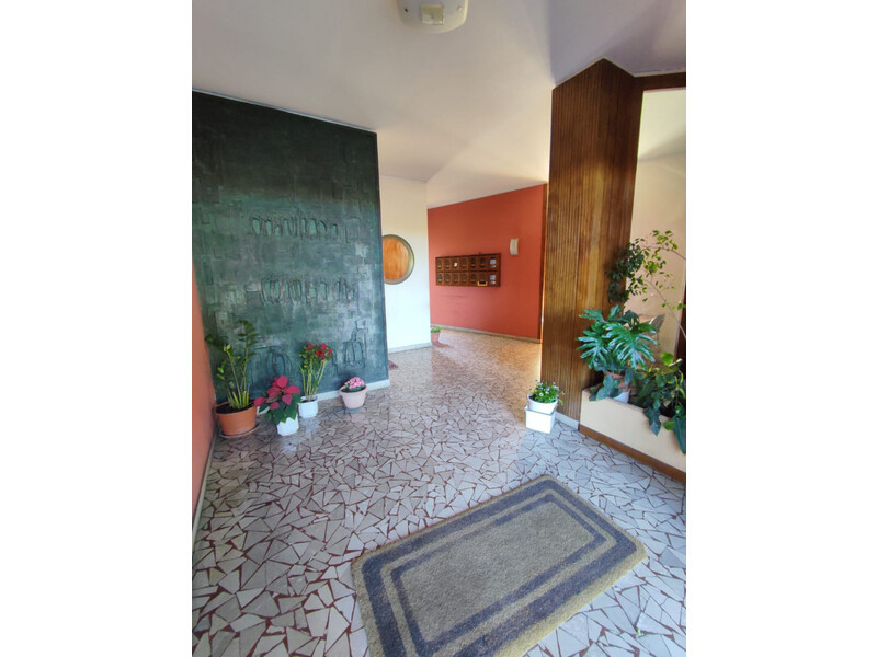 Gioieni/Via Battista Grassi, Panoramico 5 vani più garage