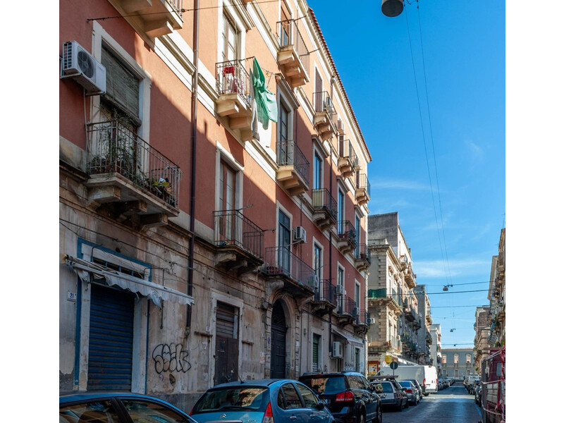 Catania, appartamento vani 4 via Giordano Bruno