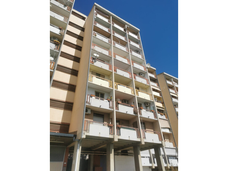 Catania Viale Grimaldi 18, appartamento vani 4,5 luminoso