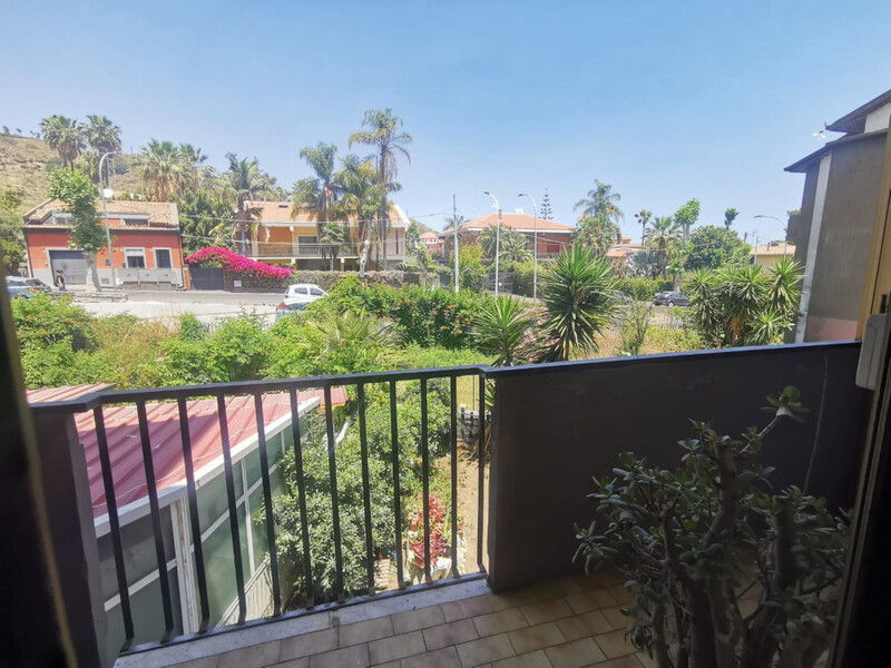 Aci Castello , Via Stazione 3, bilocale in residence con posti auto