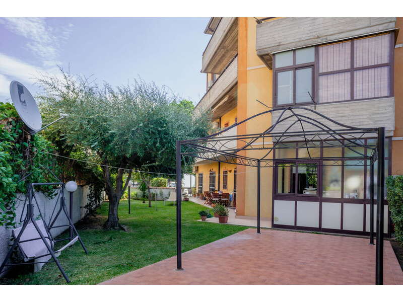 Mascalucia Appartamento vani 3 con giardino, terrazzo e garage