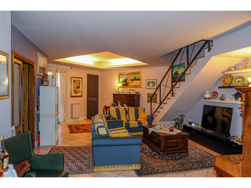 Le Tre Torri Appartamento su due livelli con garage mq 60