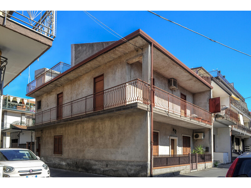 San Giovanni La Punta, appartamento indipendente con garage