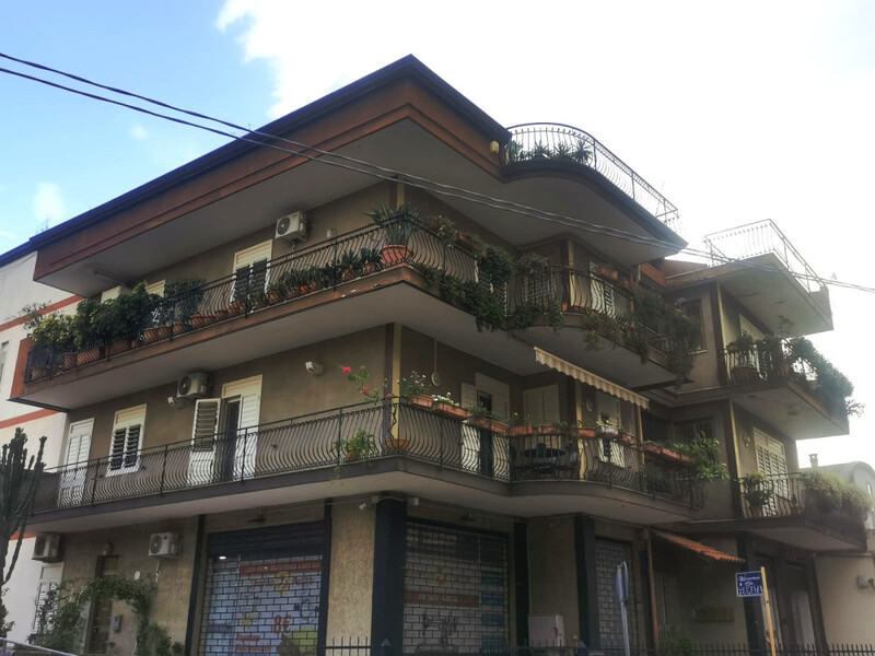 Fiumefreddo di Sicilia, appartamento vani 5,5 con garage