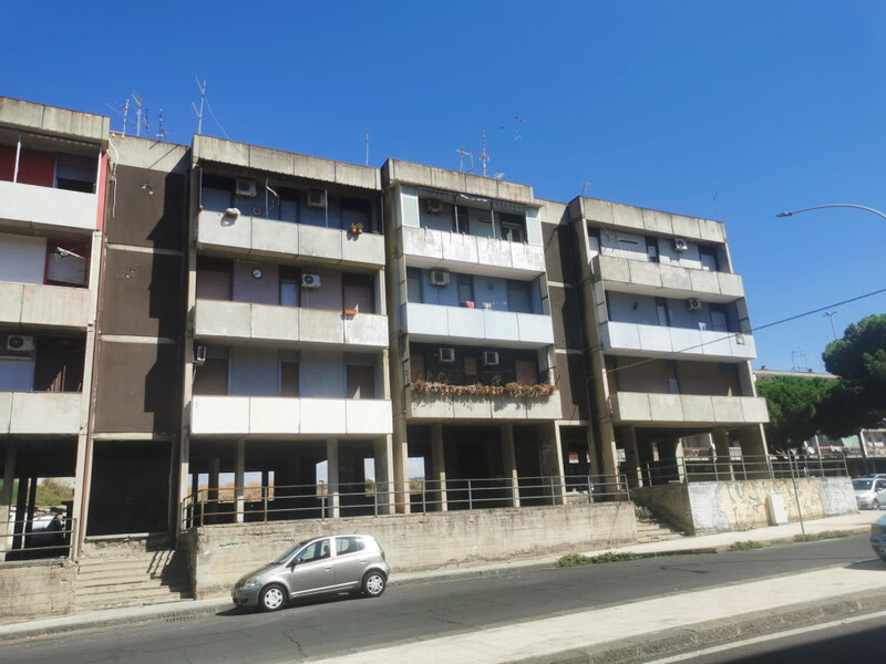 Catania, Viale Zia Lisa II appartamento vani 3,5 più cantina