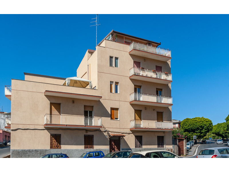 Catania, Via Medagli D'Oro Appartamento Vani 3,5 luminoso