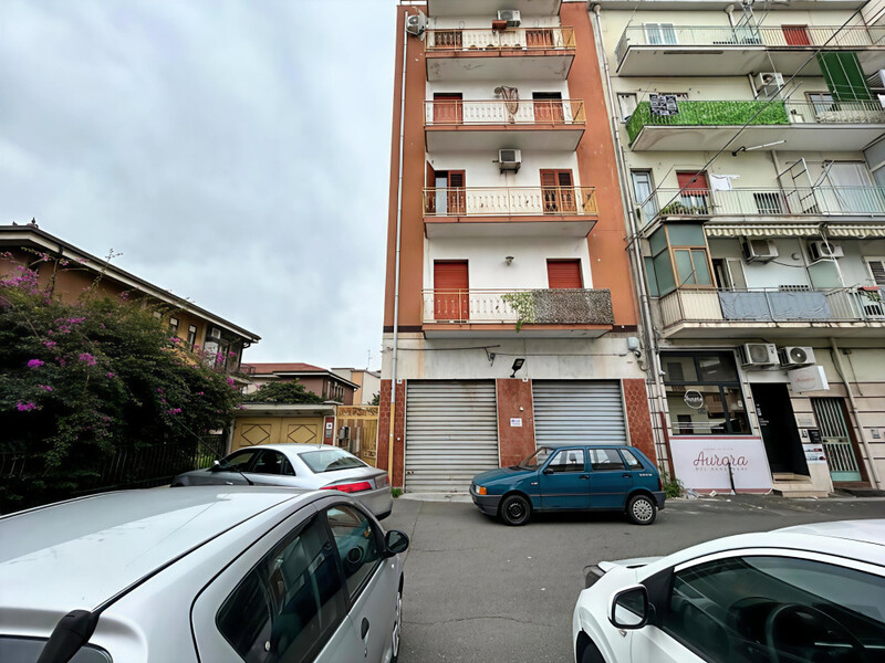 Appartamento con Terrazzo e Garage 30mq – Catania, Via M. Lessona