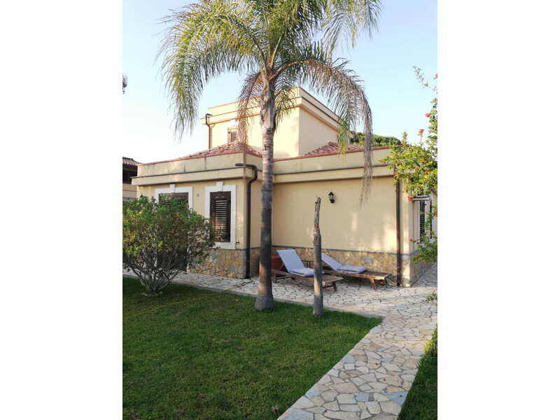Mascalucia Villa Singola con spazio esterno