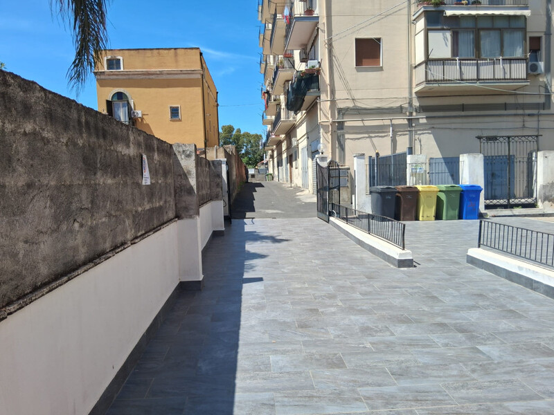Catania, Via Del Bosco 128, Box-garage mq 12