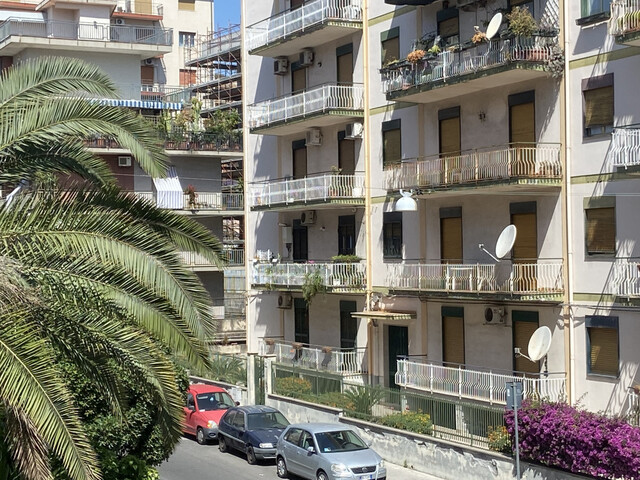 Catania Vulcania appartamento 4 vani con due terrazze a livello