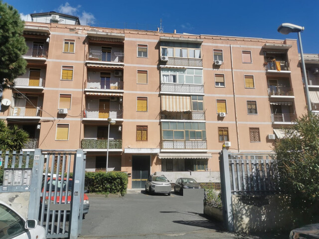 Catania, Corso Indipendenza appartamento vani 4,5 mq 120