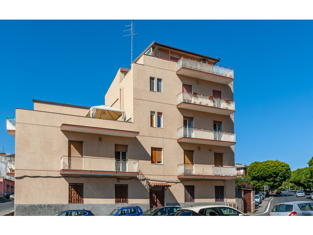 Catania, Via Medagli D'Oro Appartamento Vani 3,5 luminoso