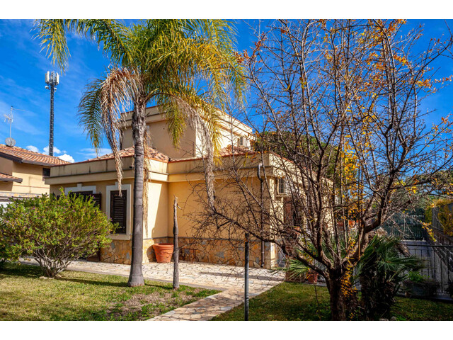 Mascalucia Villa Singola con spazio esterno