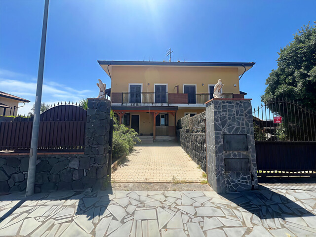 Appartamento in Villa con Giardino di 300 mq – Totalmente Indipendente – Mascalucia